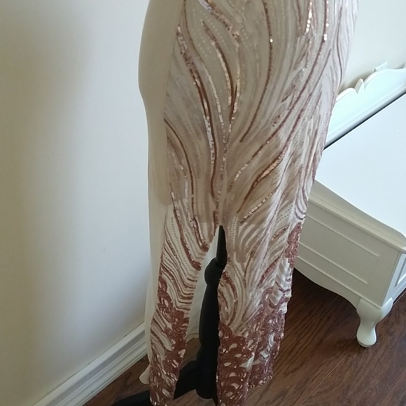 LAST ONE Sequin maxi dress - Picture 4 of 5